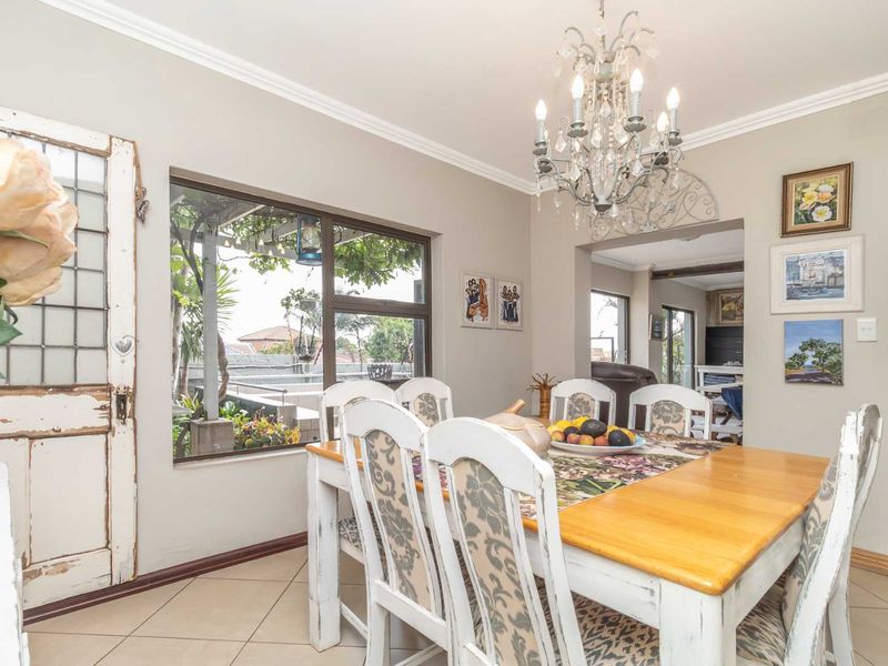 Stylish 4 bedroom family home in secure estate in Pinehaven - Photo 9