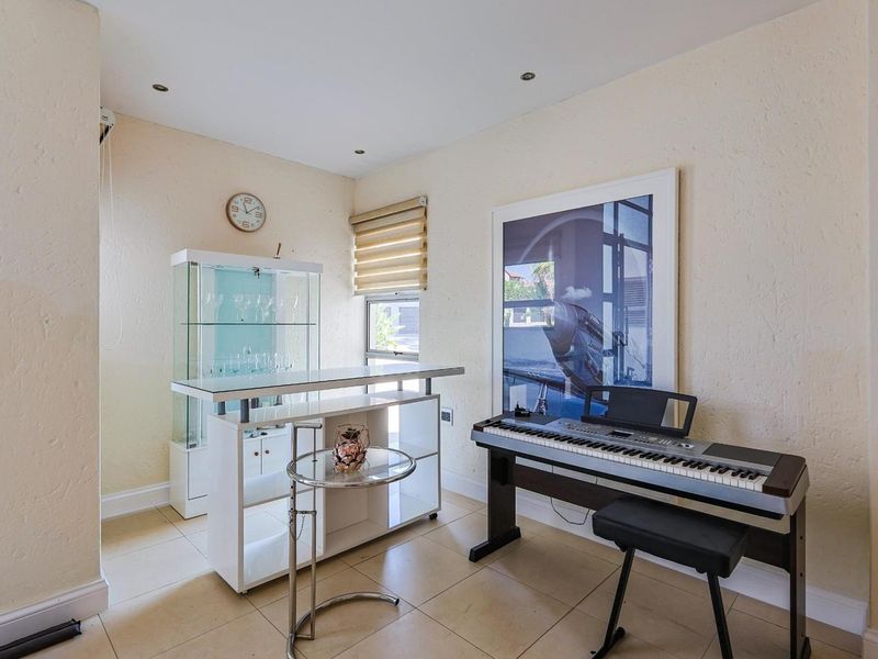 4 Bedroom For Rent - Photo 7