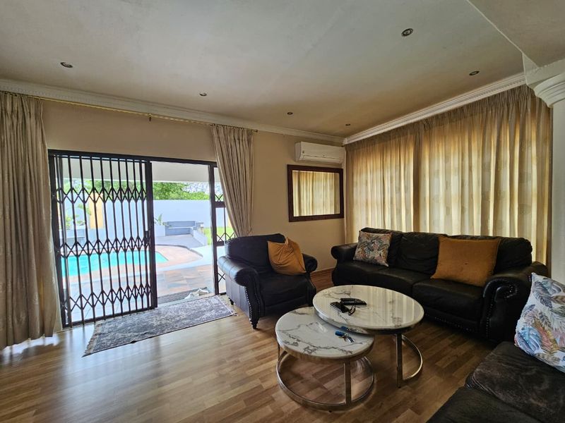 Spacious Home Living - Photo 5