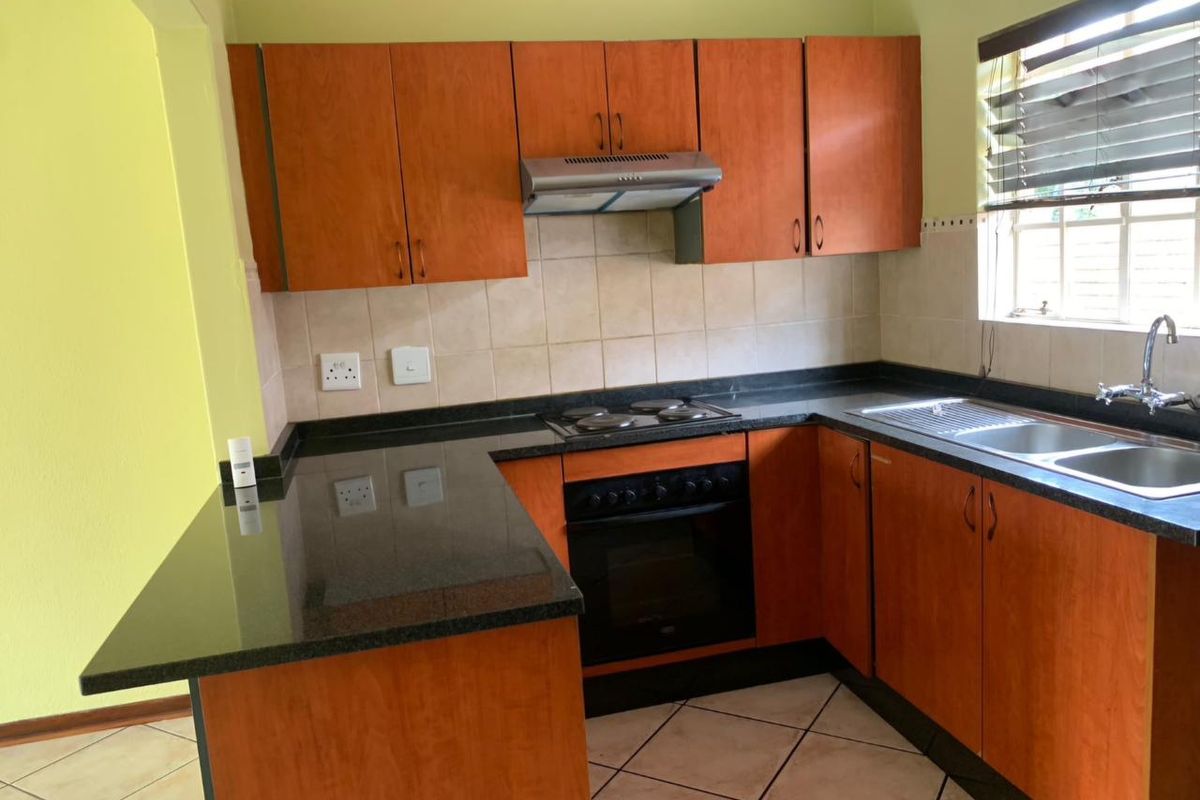Townhouse for Sale in Randburg - Photo 2