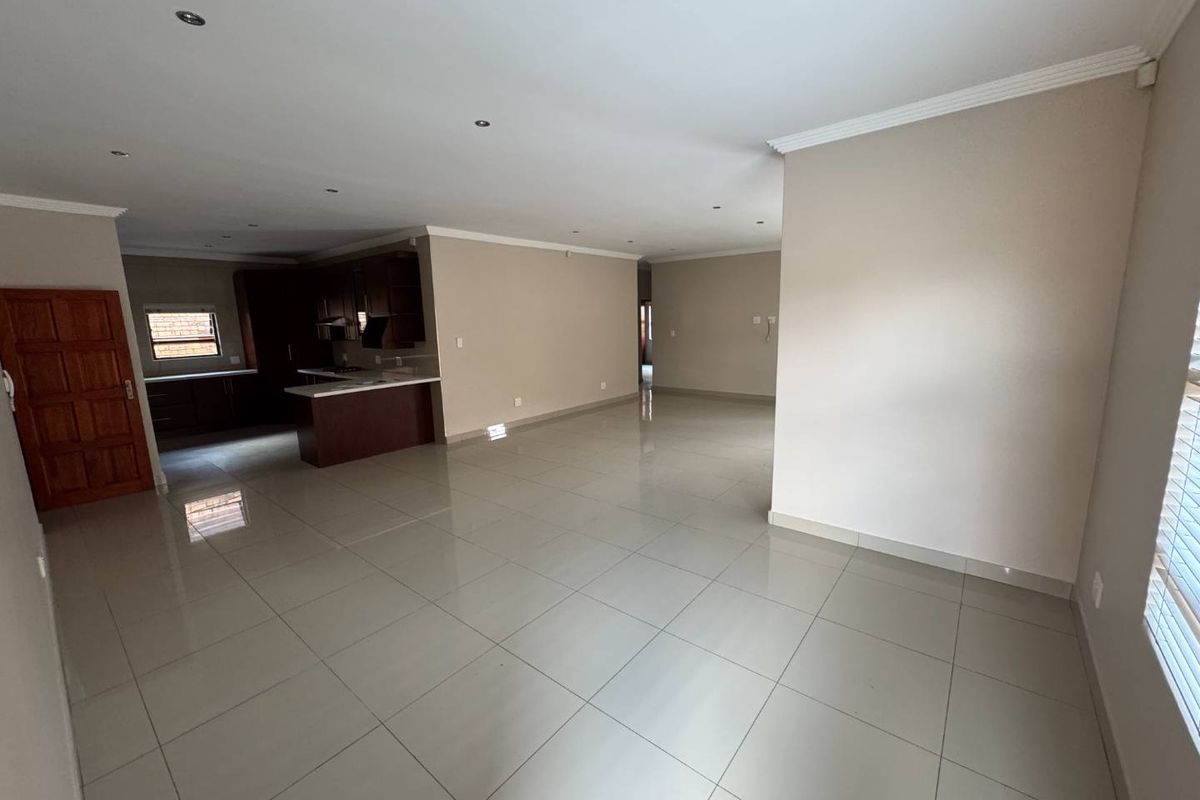 Modern Face brick Cluster in a Secure Small Complex for Sale - Photo 4