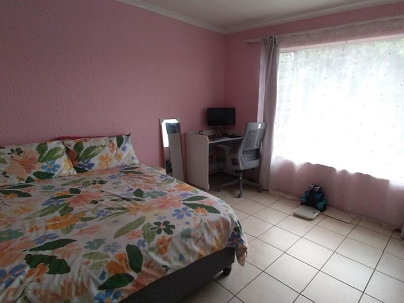 Neat 2-Bedroom Apartment for Sale in Ridgeway - Photo 10