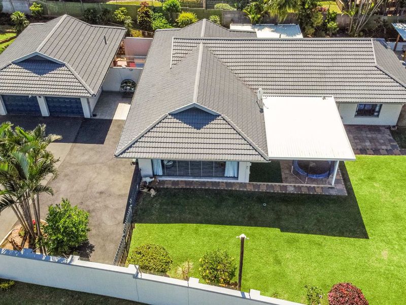 Immaculate, renovated home on pancake flat land with magnificent ocean views! - Photo 4