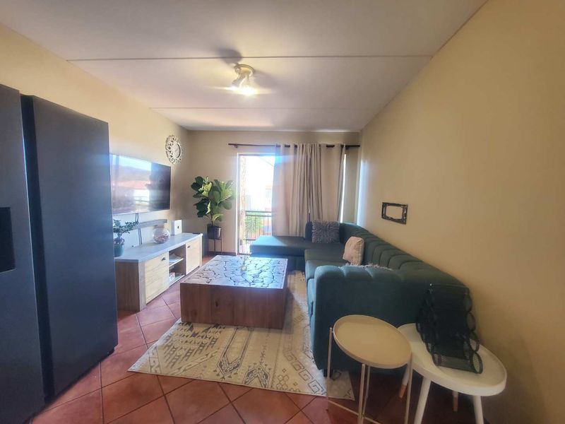 First-floor Gem in Aloe Ridge - perfect for families or Investors! - Photo 6