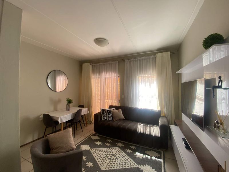 Gorgeous unit in Wilgeheuwel - Photo 5