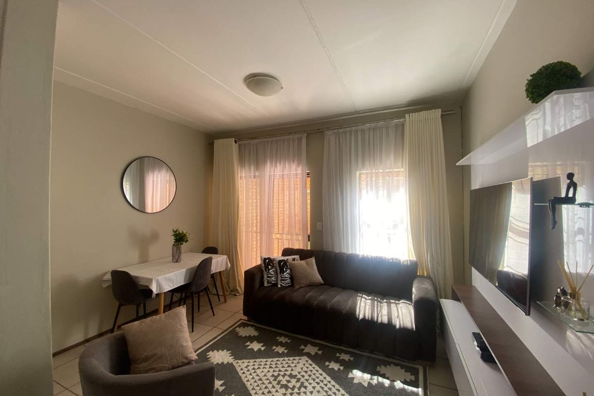 Gorgeous unit in Wilgeheuwel - Photo 5