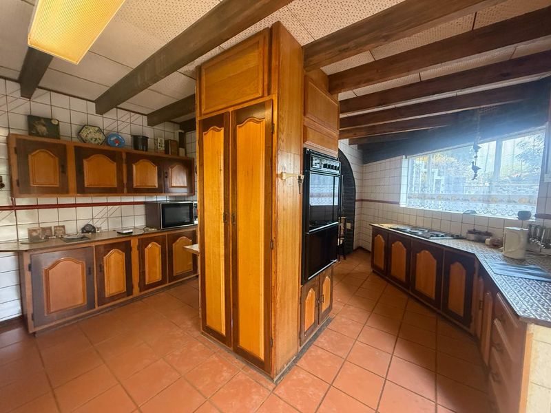 The Ultimate Family Home with Space, Style & Serious Extras! - Photo 9