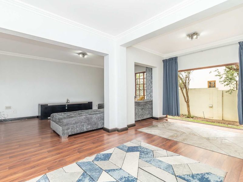 UNDER OFFER  Home in  quiet heart of Lonehill - Photo 6