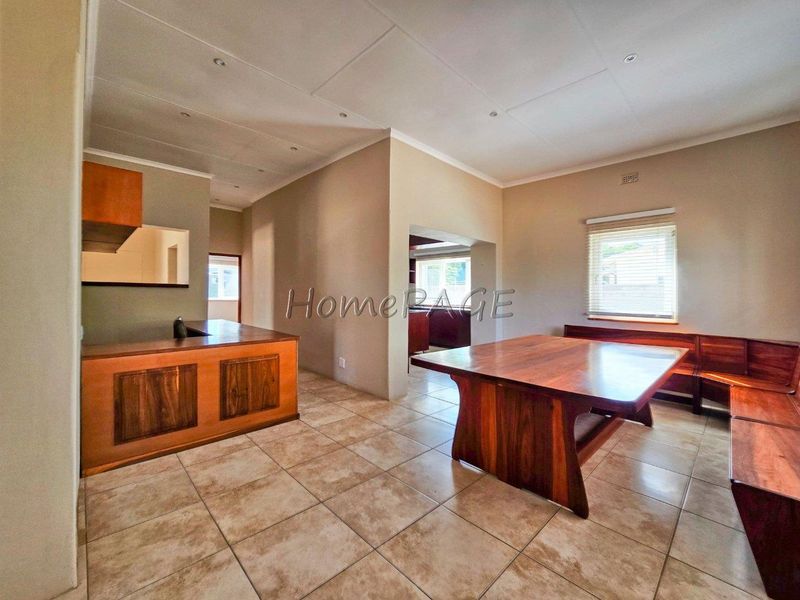 Omaruru:  Very neat 4 Bedr Home close to Town Centre is for Sale - Photo 4