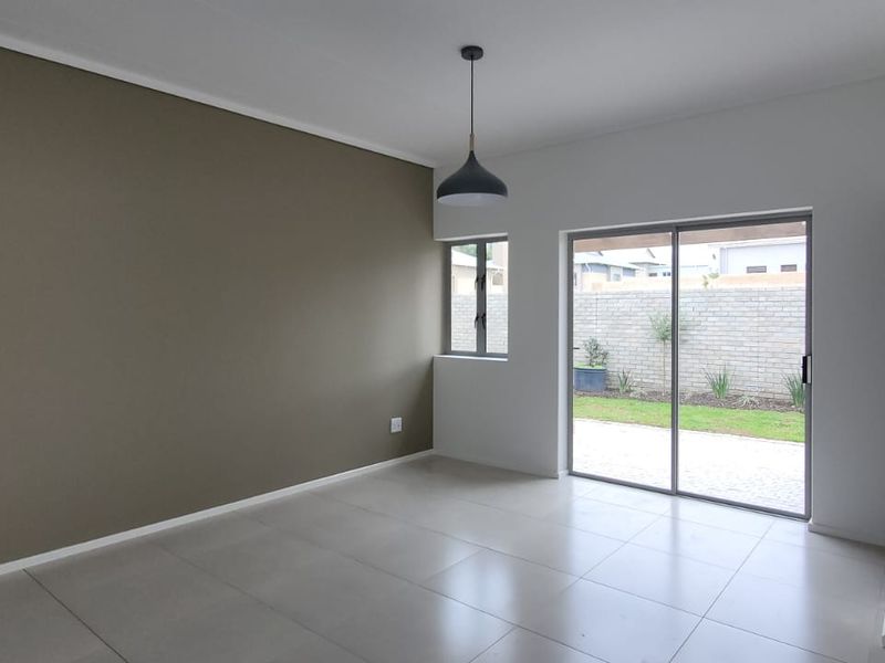 Mooikloof Country Estate 3 Bedroom House For Sale - Photo 3