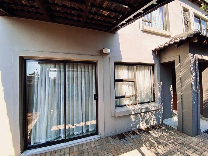 The Perfect Money Can Buy Townhouse - Photo 2