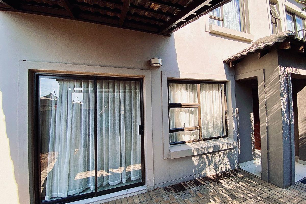 The Perfect Money Can Buy Townhouse - Photo 2