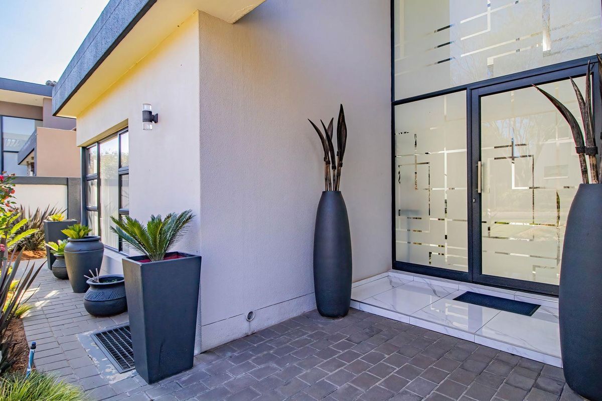 Modern Double Story Home with Sunlit Spaces & Stunning Design - Photo 2