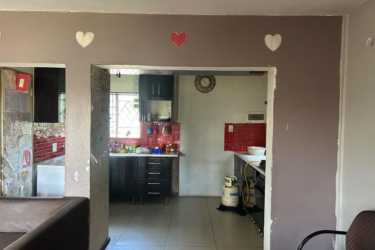 3 Bedroom double storey house - Photo 4