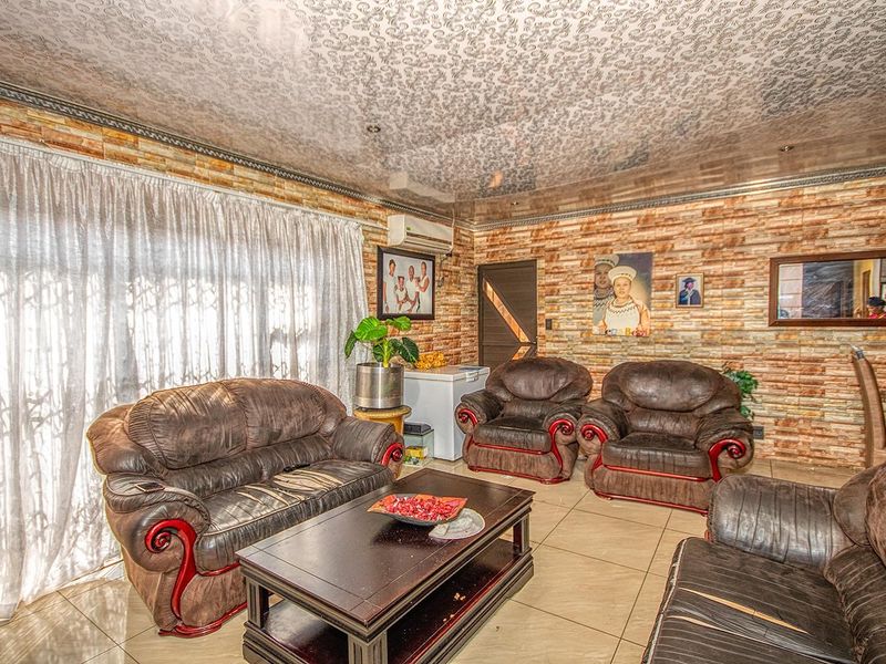 3 bed spacious family home for sale - Southdowns Estate! - Photo 5
