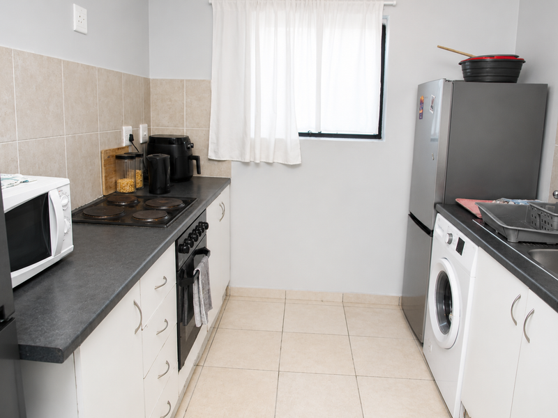 Hidden Gem in Parklands – Perfect for First-Time Buyers or Investors - Photo 4