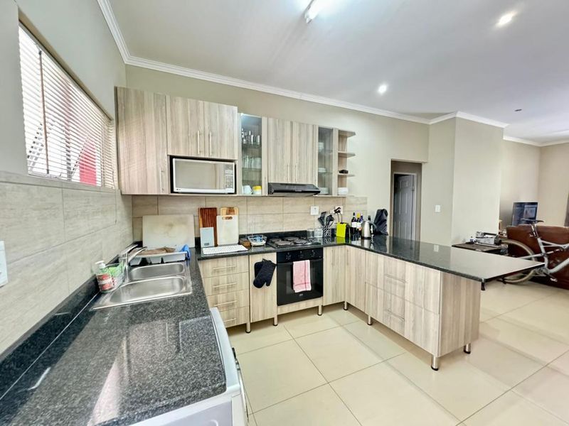 2 Bedroom Apartment for sale in Elisenheim - Photo 3