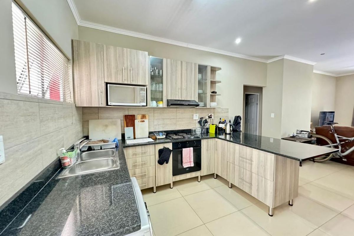 2 Bedroom Apartment for sale in Elisenheim - Photo 3