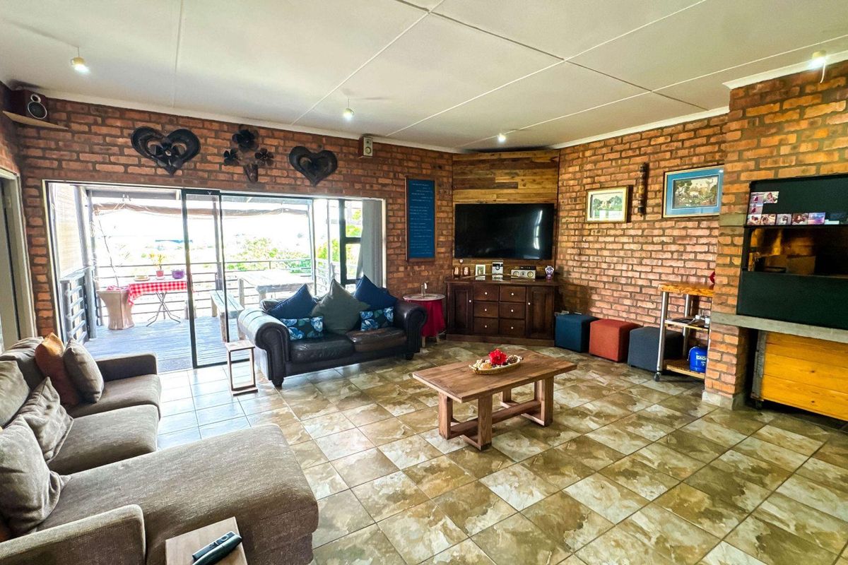 REFRESHINGLY DIFFERENT IN EVERY WAY FOR VERSATILE DUAL LIVING - Photo 5