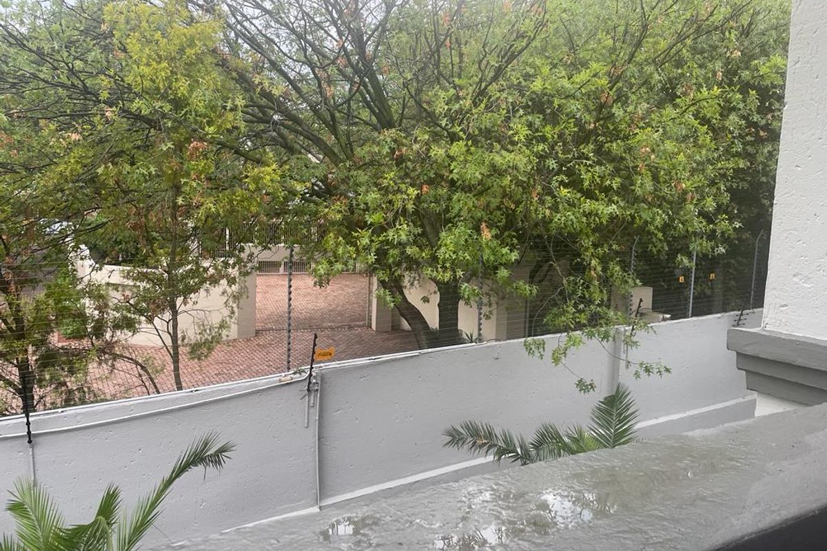 Best value Great 2 bed 2 bath apartment in Sunninghill - Photo 3