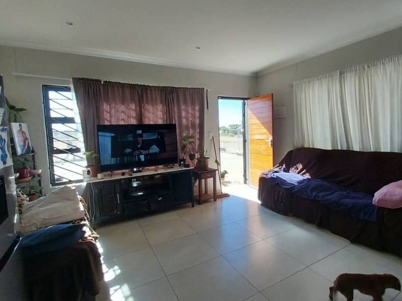 Charming 3-Bedroom Gem with 2 Baths Awaits You - Photo 3