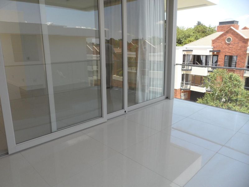 SOPHISTACED 2 BED APARTMENT IN THE ICONNIC 5 ON DESMOND FOR SALE - Photo 5