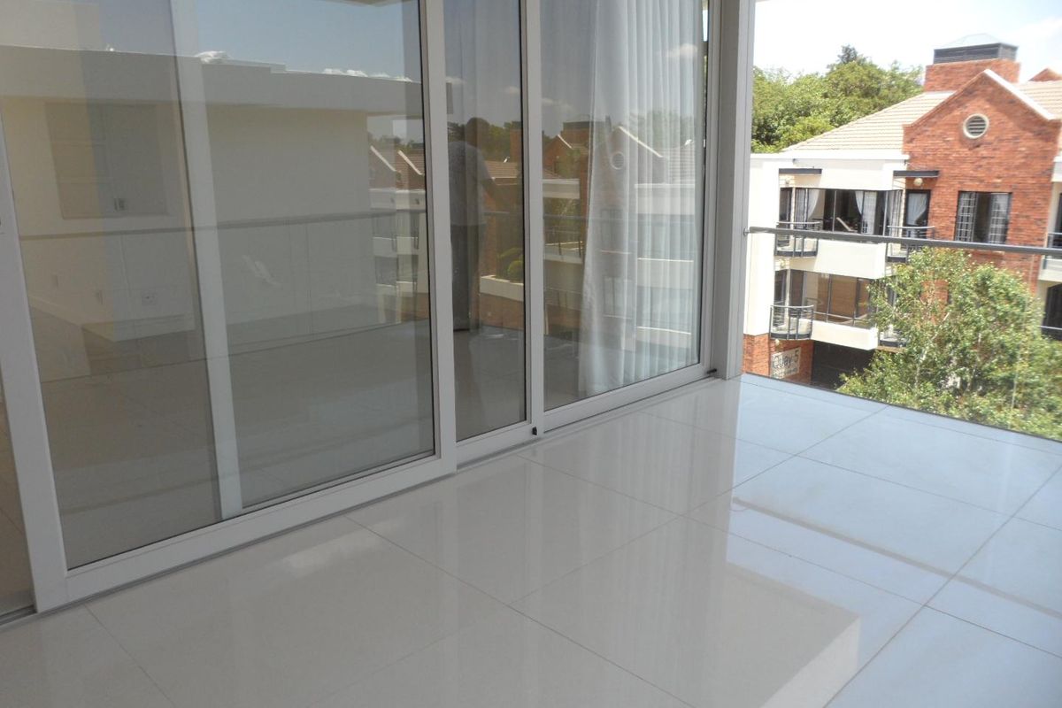 SOPHISTACED 2 BED APARTMENT IN THE ICONNIC 5 ON DESMOND FOR SALE - Photo 5