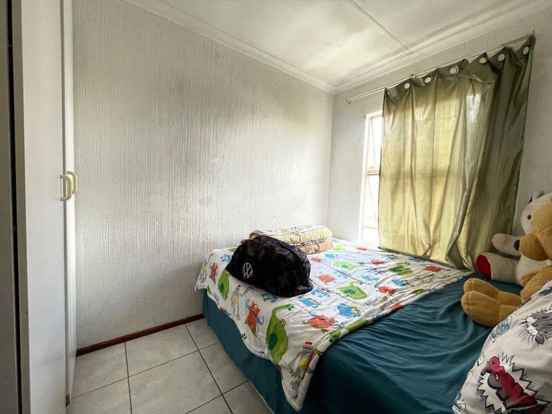 1st / Top Floor Bargain Needing TLC - Photo 3