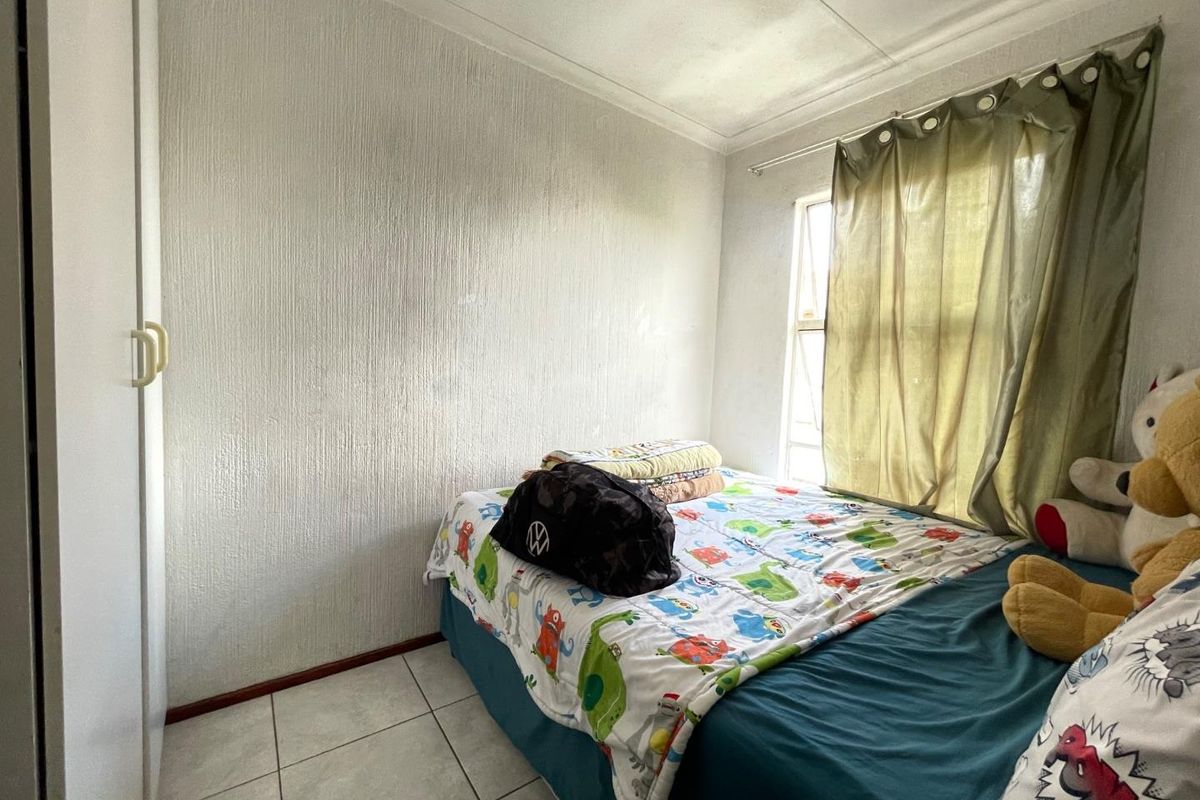 1st / Top Floor Bargain Needing TLC - Photo 3