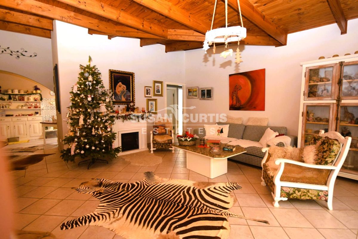 Fabulous family home in popular area - Photo 2