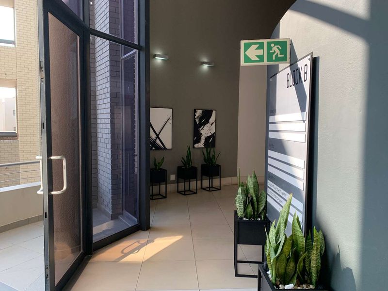 329m2 Office Space To Let at 11 Naivasha Road, Sunninghill - Photo 2
