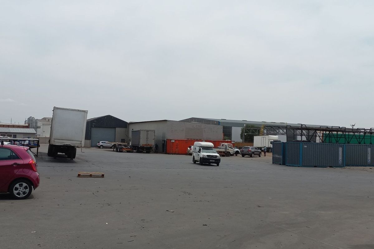 365m2 Isando Warehouse To Let - Photo 2