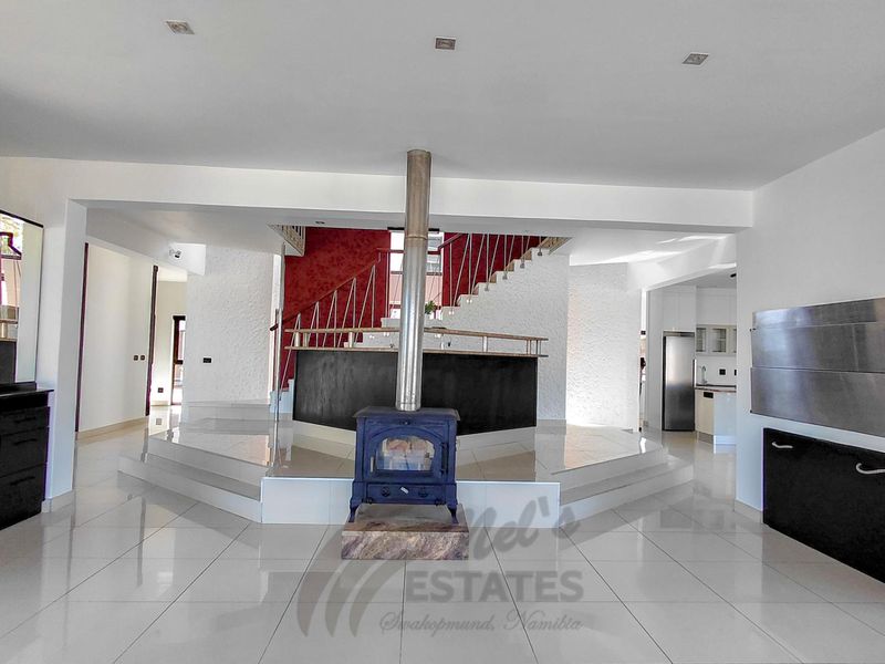 Exceptional Home For Sale in Riverside, Kramersdorf, Swakopmund - Photo 3