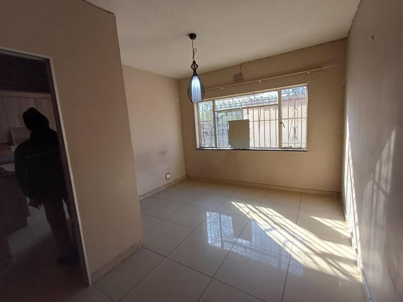 Turffontein 5 bedroom Income Generating DUPLEX - Photo 5
