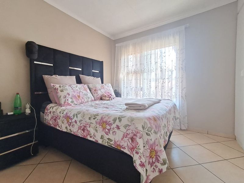 2 Bedroom Duplex Unit for Sale in General Alberts Park - Photo 9