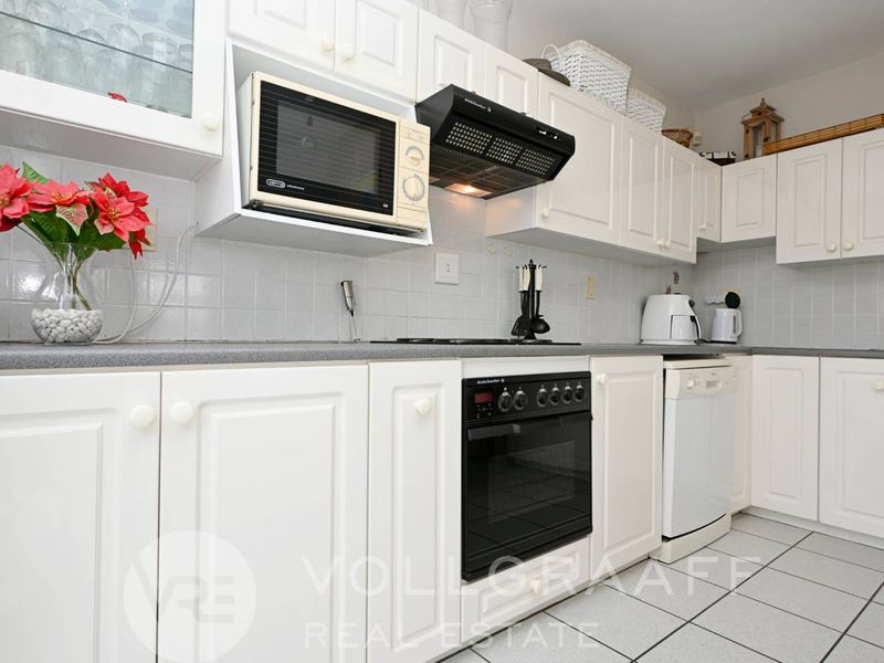 4 Bedroom Townhouse for Sale in Swakopmund Town Centre - Photo 3