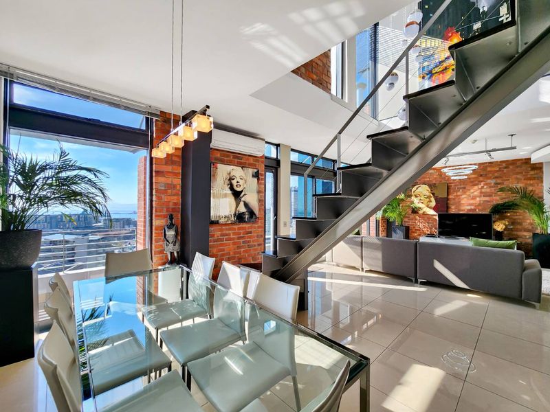 Industrial Chic Penthouse with private roof terrace - Photo 8