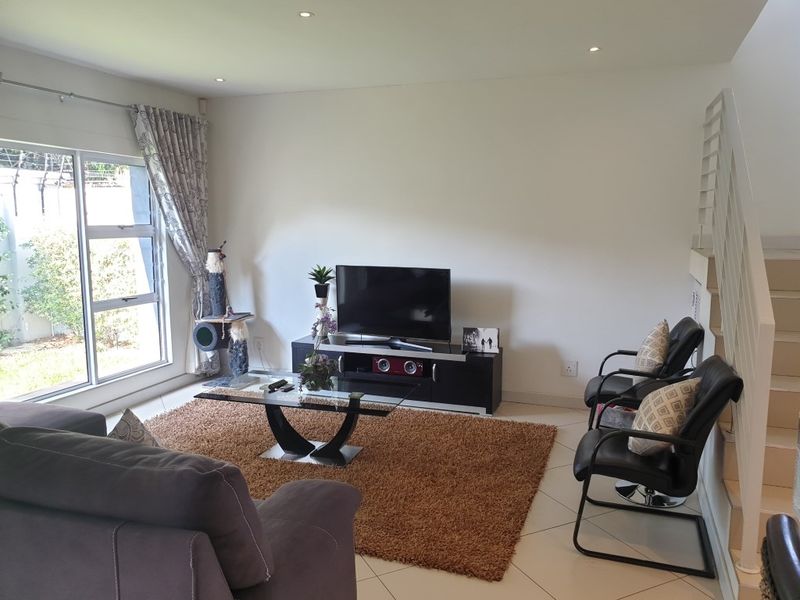 4 BEDROOM TOWNHOUSE FOR SALE NEAR RIVONIA - Photo 6