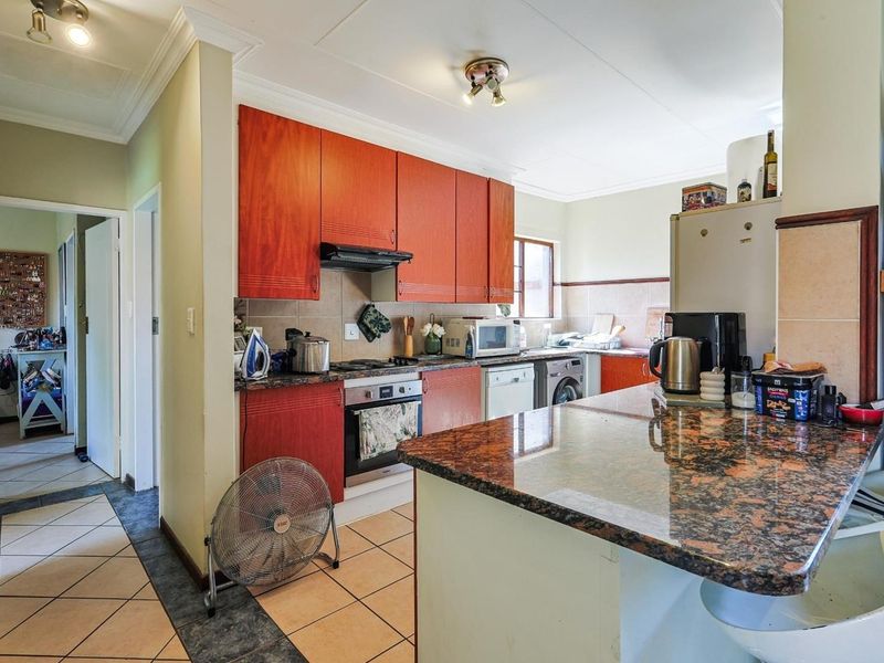 Ideal Investment or Lifestyle Opportunity in Security Complex within an estate in Moreleta Park - Photo 8