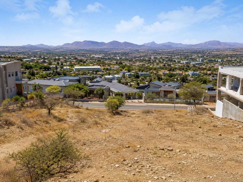 🏡 PRIME AUASBLICK DEVELOPMENT OPPORTUNITY - Photo 2