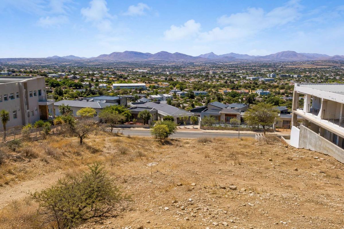 🏡 PRIME AUASBLICK DEVELOPMENT OPPORTUNITY - Photo 2
