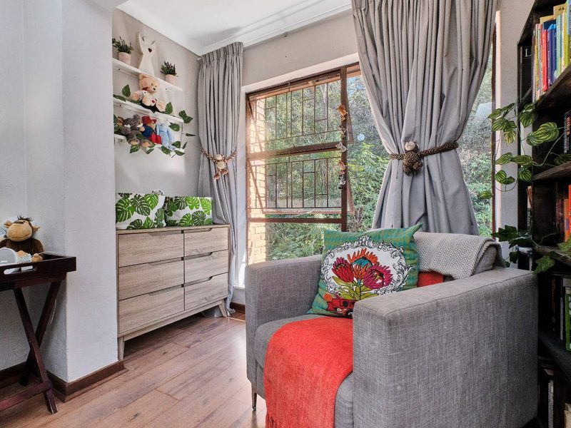 Fantastic property walking distance to the schools. - Photo 10