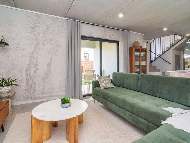 Stylish 4-bed home in Secure Baltimore Estate, Northriding - Photo 2