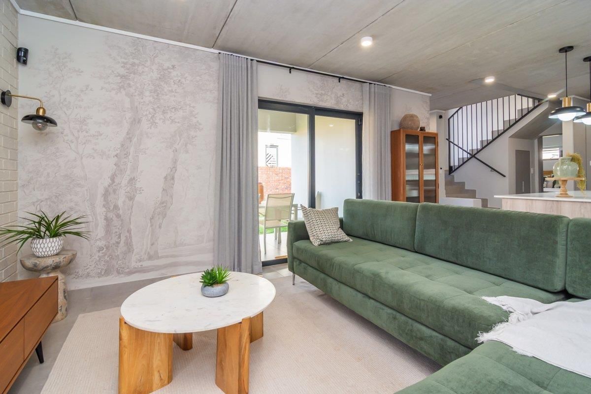 Stylish 4-bed home in Secure Baltimore Estate, Northriding - Photo 2