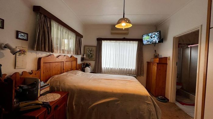 Property #2486153, House For Sale in Olympia