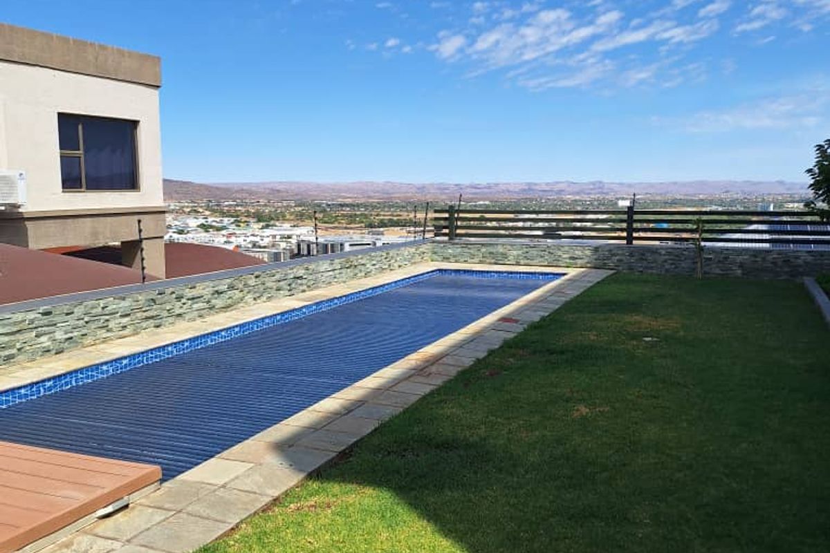 Modern Upmarket living on the Hill with 360' views over Windhoek - Photo 2