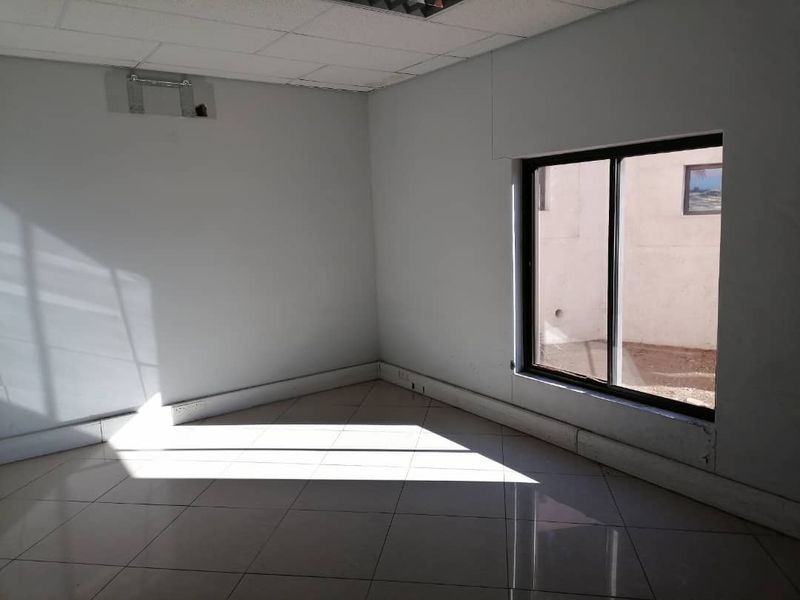 Office For Sale in Windhoek West - Photo 3