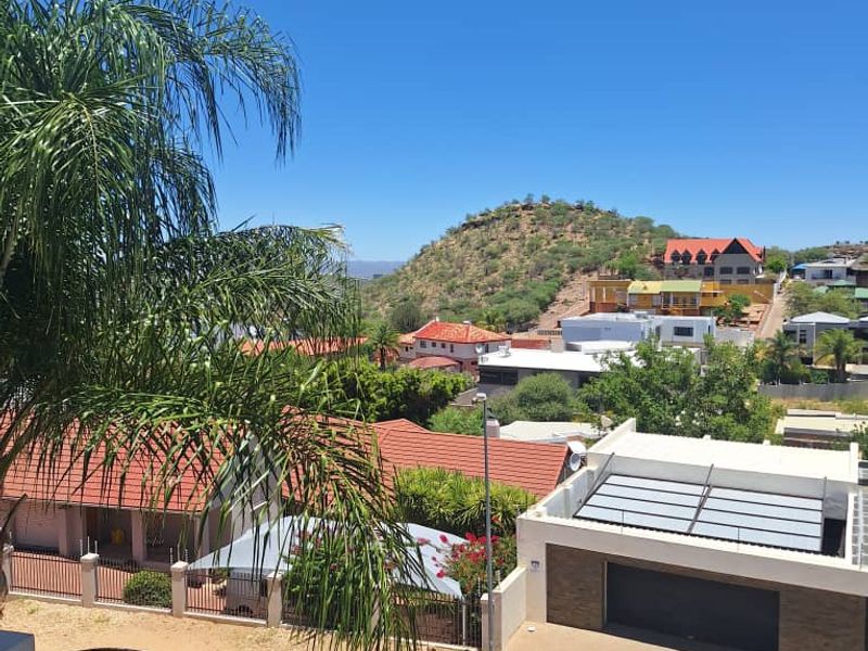 Entertain & Relax: Stunning Home with Wine Cellar in Ludwigsdorf - Photo 4