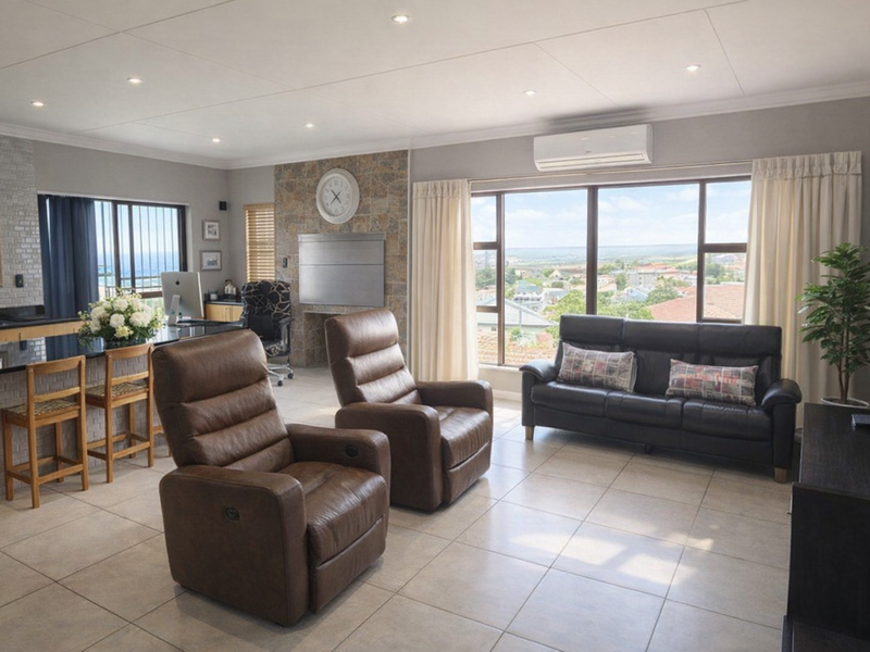 Versatile Dual-Living - 4 Bedroom House for Sale in Dana Bay - Photo 10