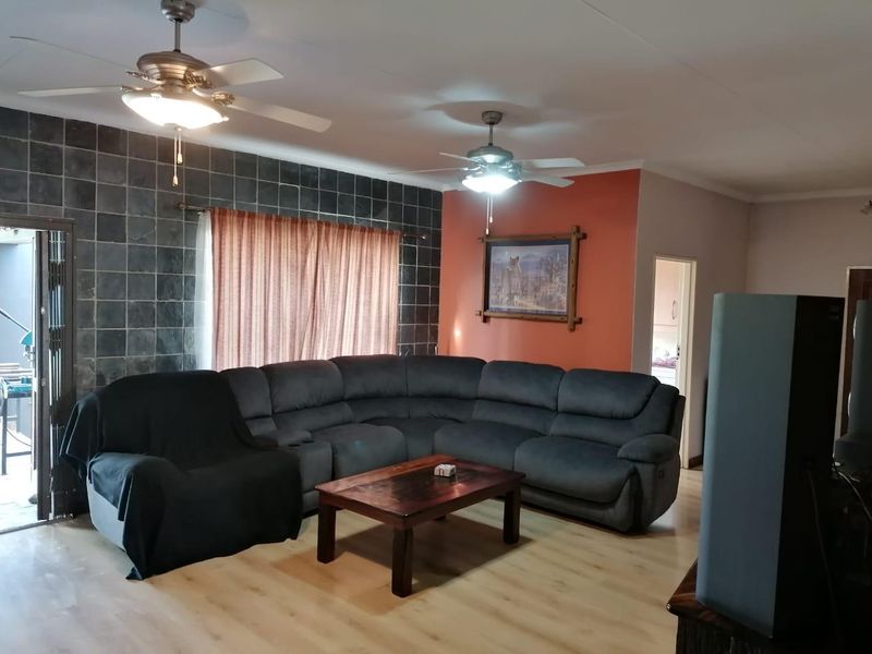 2 Homes, Huge Parking, Off Grid Water - DONT' MISS OUT... - Photo 7